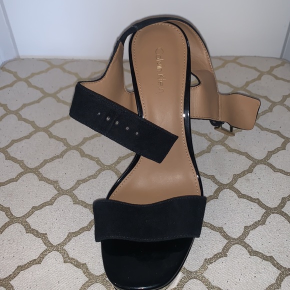 Calvin Klein black thick strap platform open toed block heel. Size 6. - Picture 4 of 4